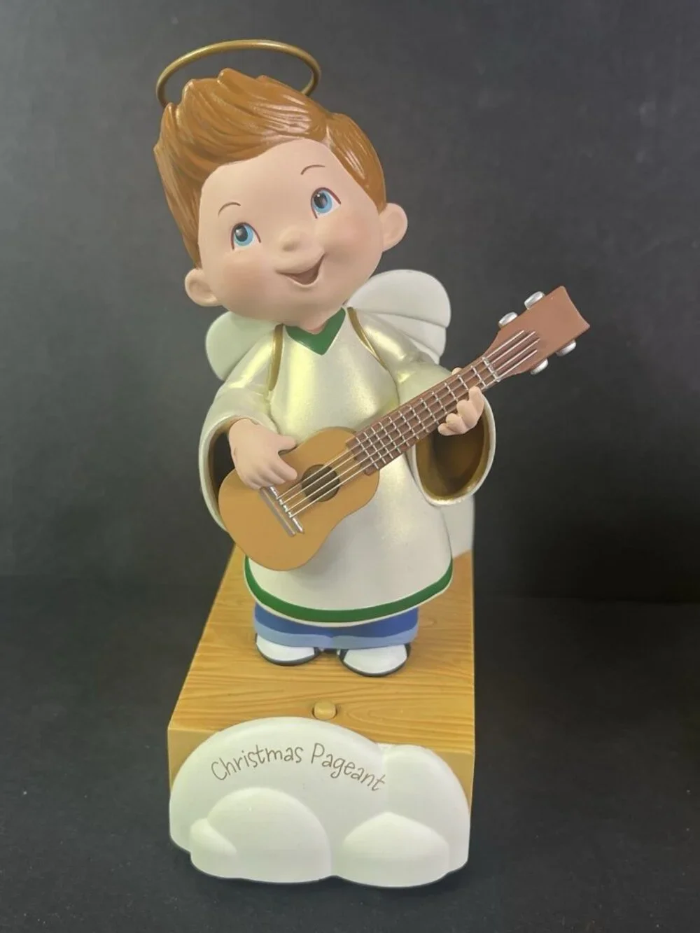 4 Hallmark Wireless Children's Angel Choir Christmas Pageant Figurine Animated